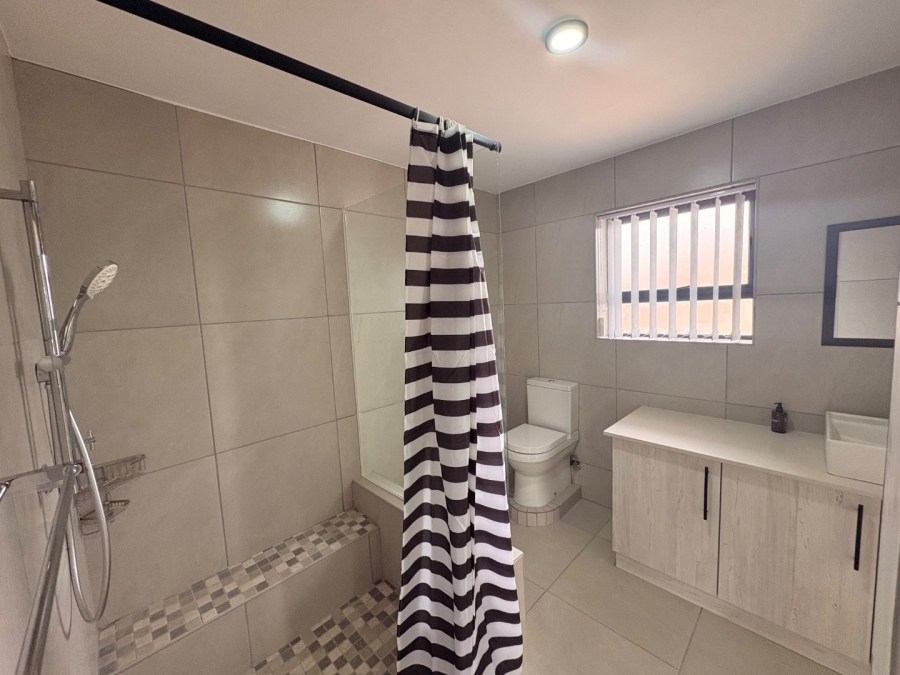 To Let 1 Bedroom Property for Rent in Fraaiuitsig Western Cape